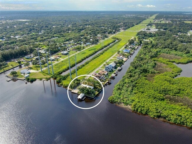 Building Photo - 9901 Bay Dr