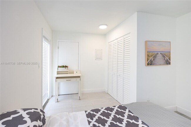 Building Photo - 1453 NW 10th St