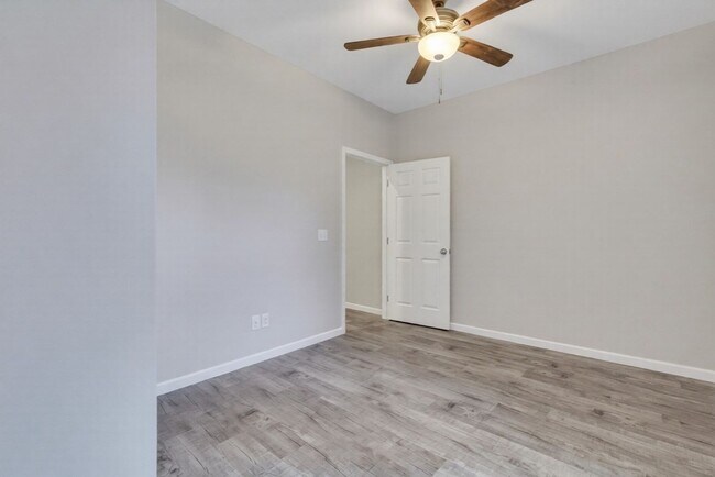 Building Photo - Live Near It All! 3 Bedroom Home in Midtown Savannah