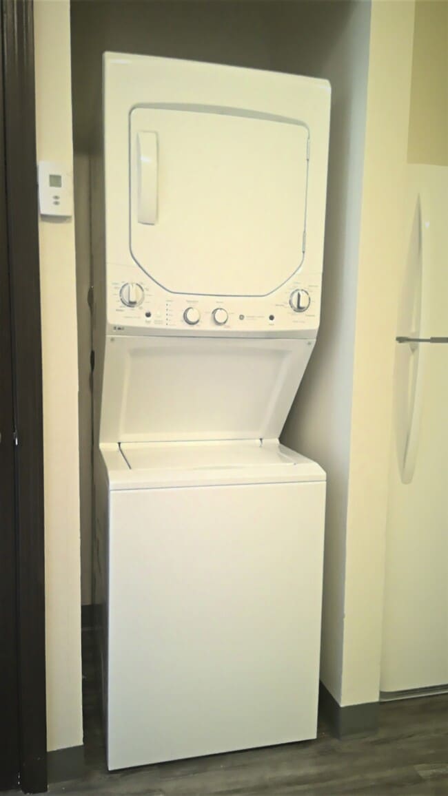 Building Photo - Capital Park