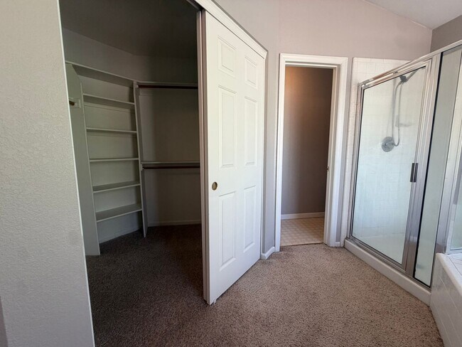 Building Photo - 8420 Oak Flat Way
