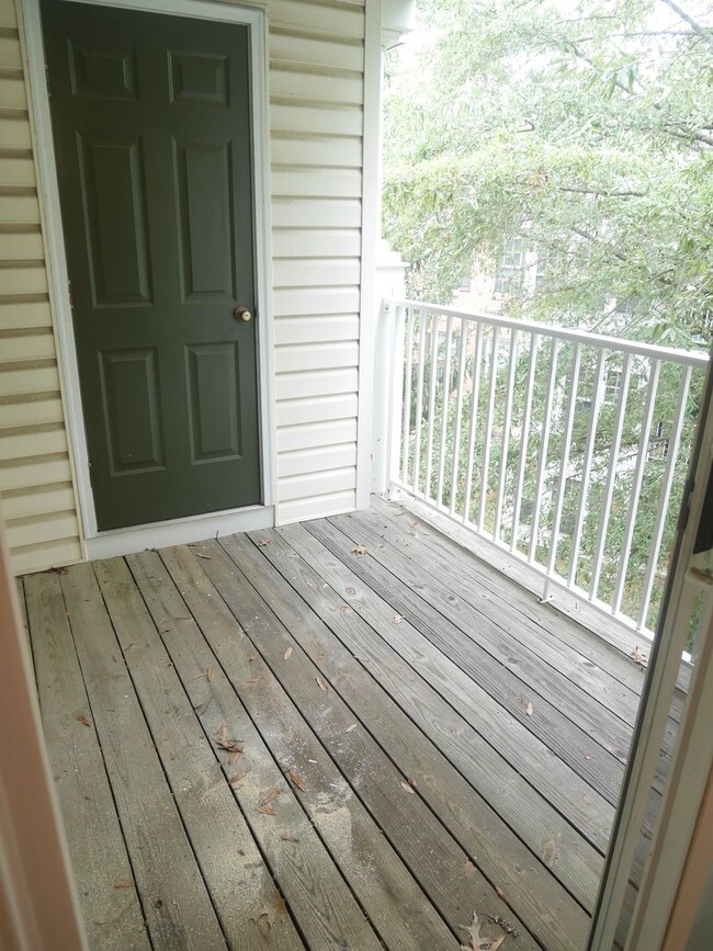 Building Photo - Spacious 2 Bedroom Condominium in Owings M...