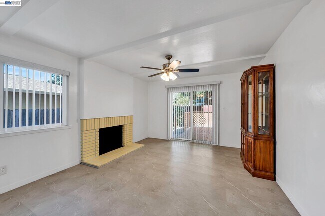 Building Photo - 1810 Boxwood Dr