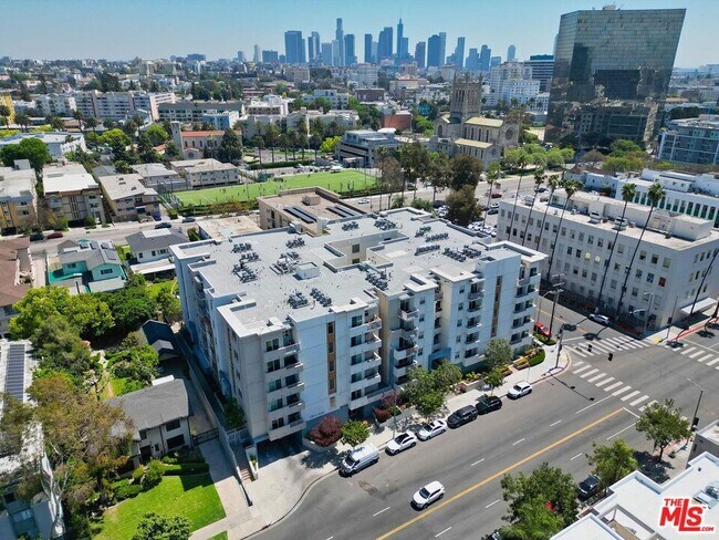 Building Photo - 436 S Virgil Ave