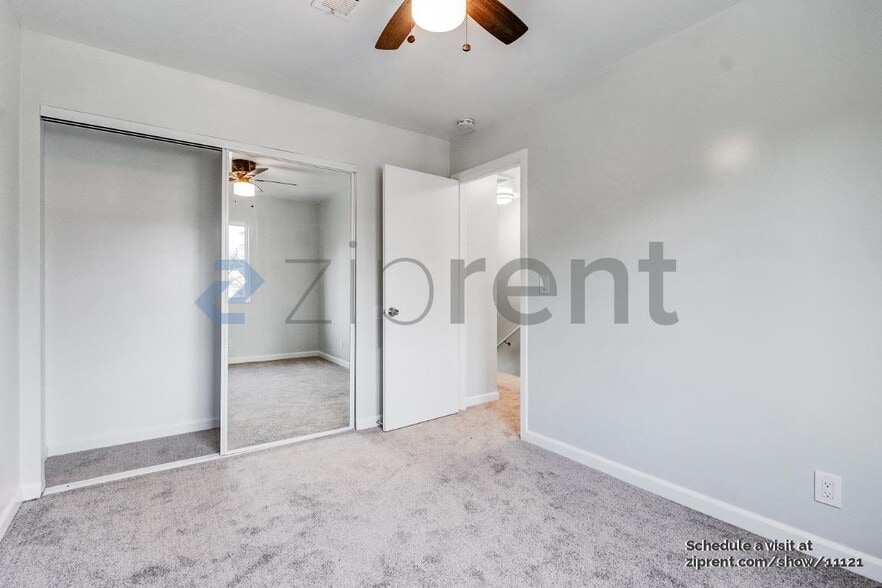 Building Photo - 1805 Primavera Dr