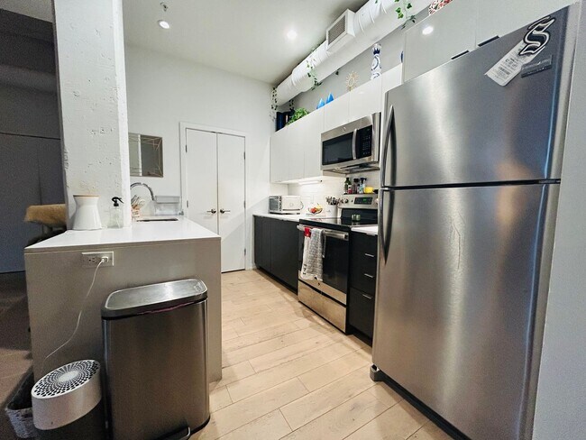 Building Photo - 430 Fairmount Ave