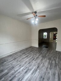 Building Photo - Spacious 3 Bedroom House Available Now!