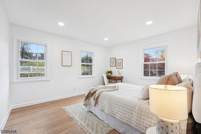 Building Photo - 139 Ridgedale Ave