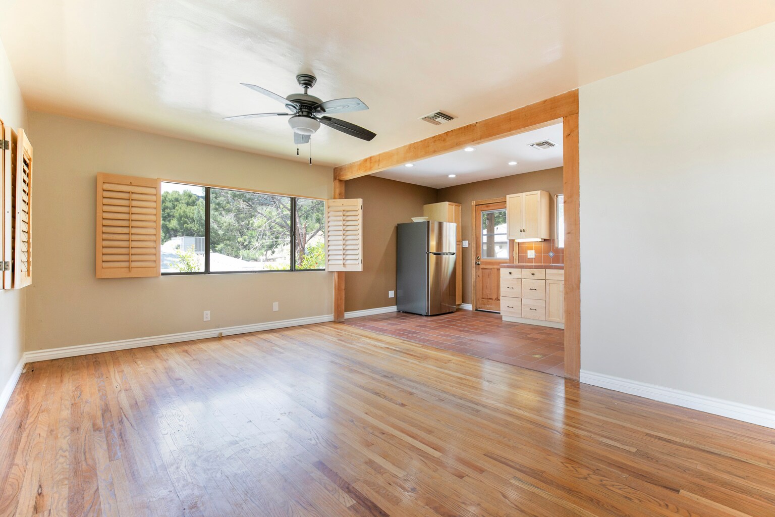 Building Photo - 10630 Samoa Ave