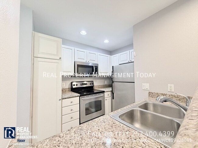 Building Photo - 2609 S 272nd St