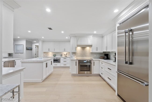 Building Photo - 635 Fountainhead Ln