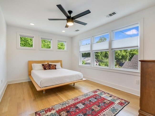 Building Photo - 1313 Garden St