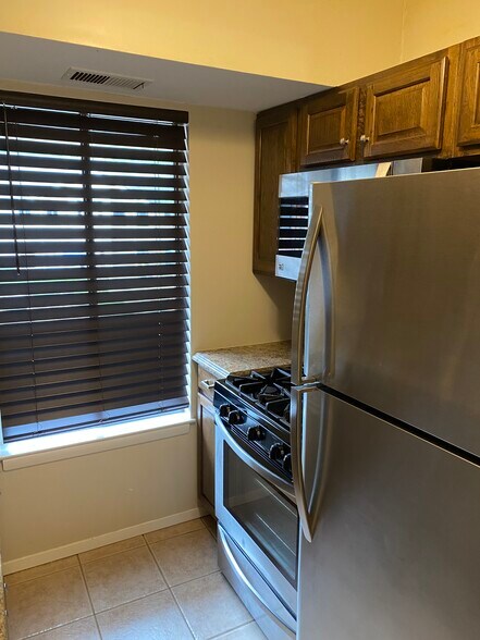 Kitchen - 34 Navajo Ct