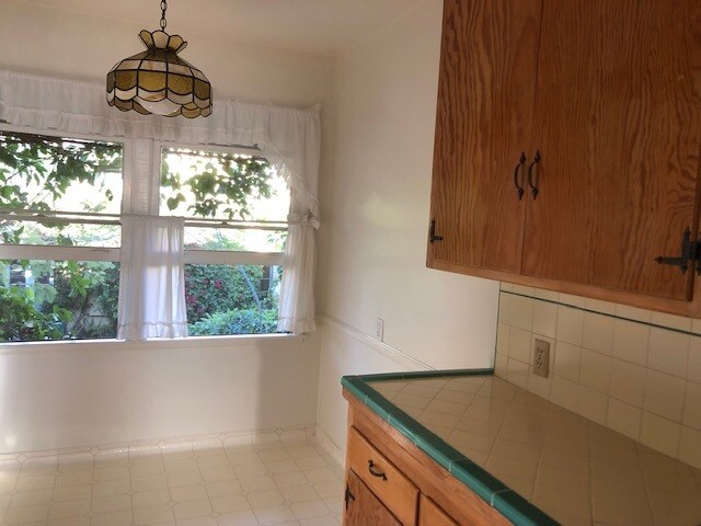 Building Photo - 834 12th St