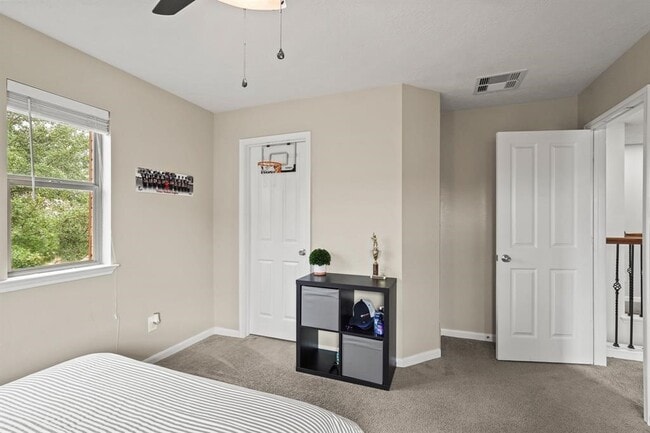 Building Photo - 6719 Path Way Ct