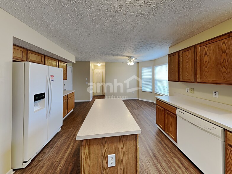 Building Photo - 6529 Hemmingford Dr