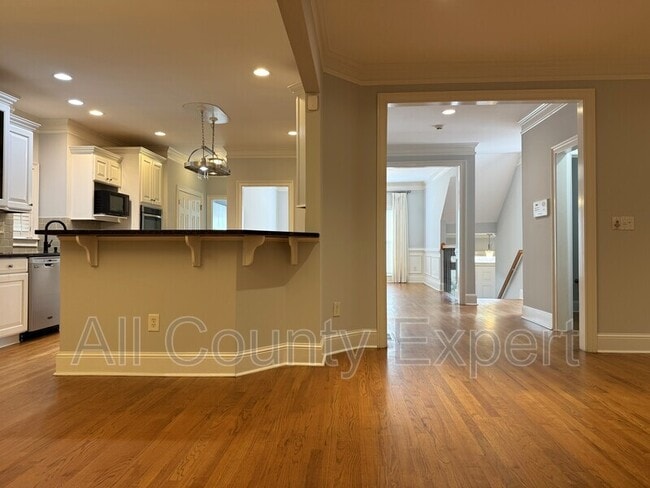 Building Photo - 871 Lenox Ct NE