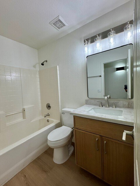 Building Photo - 446 S 86th Pl