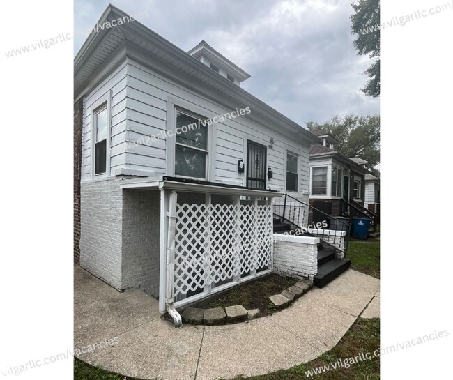 Building Photo - 1677 W 14th Ave