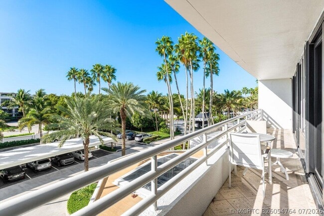 Building Photo - 1500 S Ocean Blvd