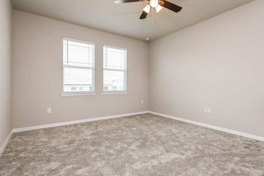 Building Photo - 2335 Raven Rdg Dr