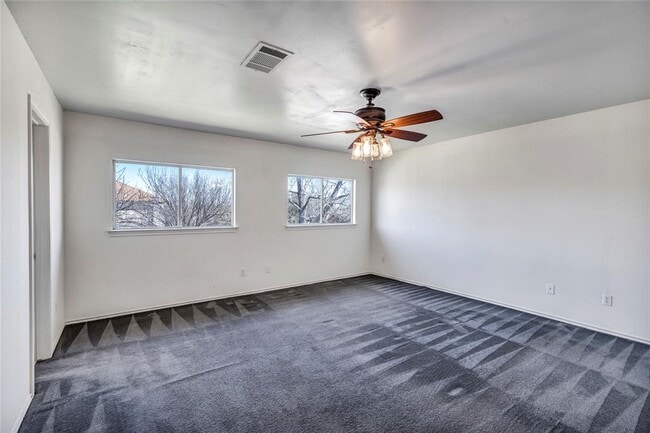 Building Photo - 2400 Byfield Dr