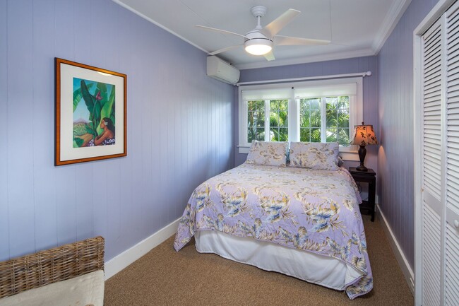 Building Photo - Steps from beautiful Kailua Beach, fully furnished 3 bedroom, 2 bath single family home
