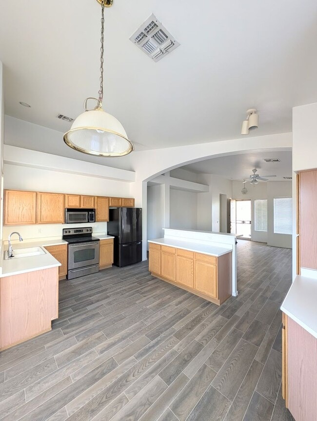 Building Photo - AVAILABLE NOW - GREAT CHANDLER LOCATION!!!