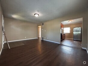 Building Photo - 2 Bedroom / 1 Bath Home in Council Bluffs!