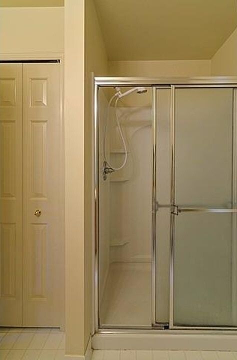 Building Photo - 2076 Cloverly Ln