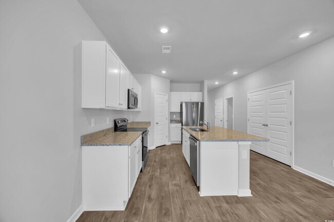 Building Photo - 2087 Victory Wy