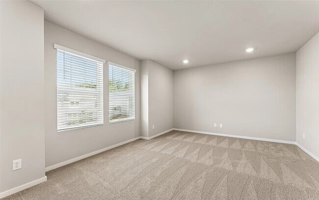 Building Photo - 2209 Trailside Dr NE