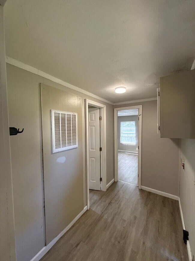 Building Photo - T.R. Lawing Realty Property