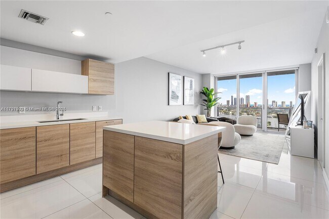 Building Photo - 16385 Biscayne Blvd