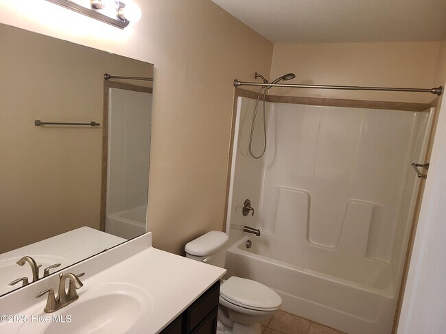 Building Photo - 110 Regatta Way