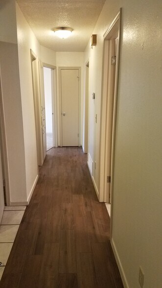 Building Photo - 406 Gayclifee Terrace