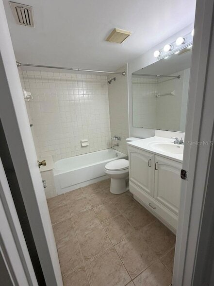 Building Photo - 1322 S Pine Ridge Cir