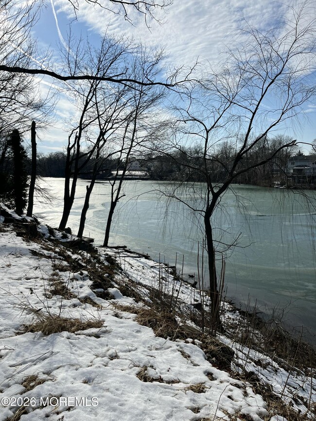 Building Photo - 10 Johnson Ave