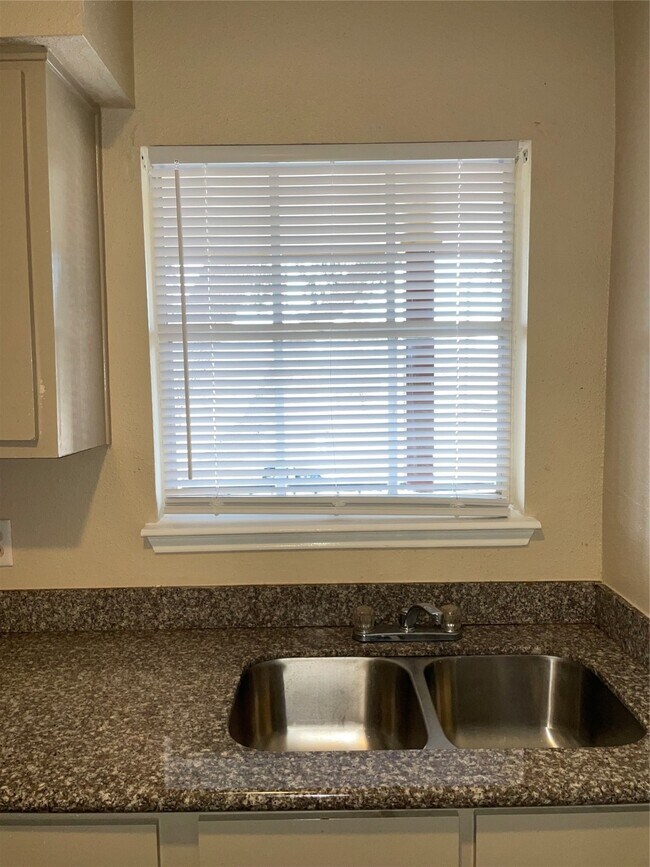 Building Photo - 4710 Airport Blvd