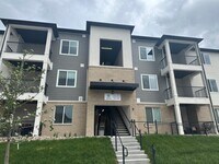 Building Photo - 4873 Poplar Wy