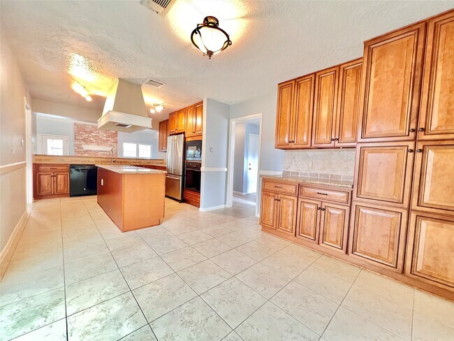 Building Photo - 11407 Briar Rose Dr