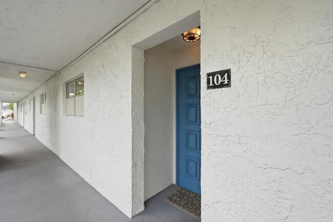 Building Photo - 6100 NW 44th St