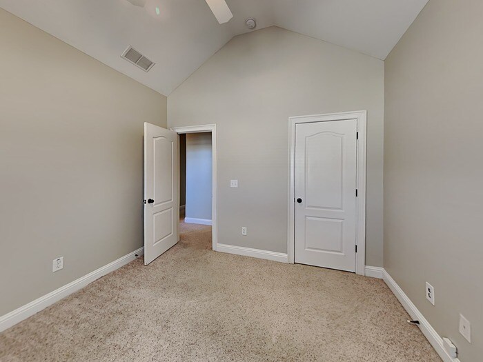 Building Photo - 412 Icicle Ct