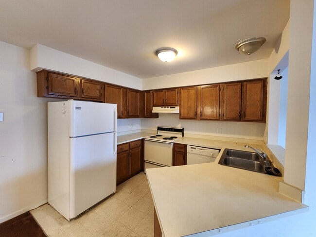 Building Photo - 15779 Canal Rd