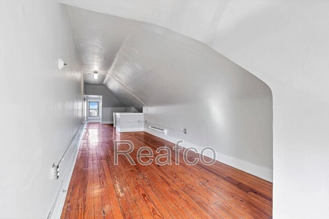 Building Photo - 1458 Bryden Rd