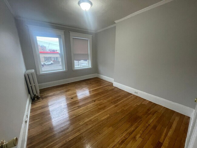 Building Photo - 10 Allston St