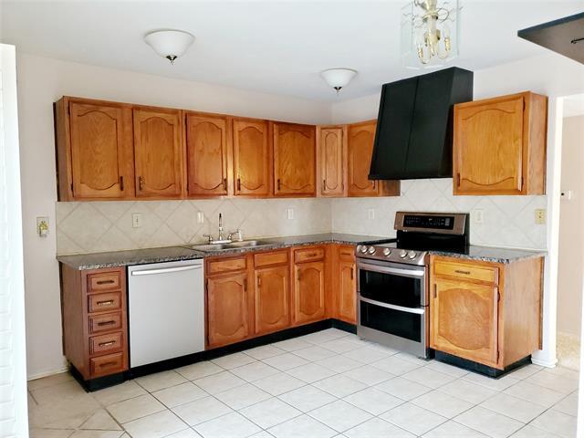 Building Photo - 410 Cambria Dr