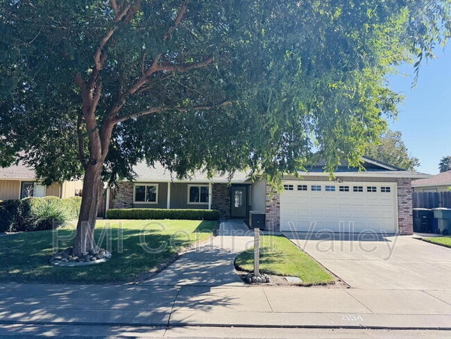Primary Photo - 2104 Graywood Ct