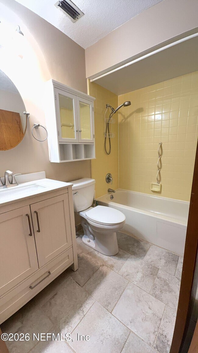 Building Photo - 2 Pinehurst Pl