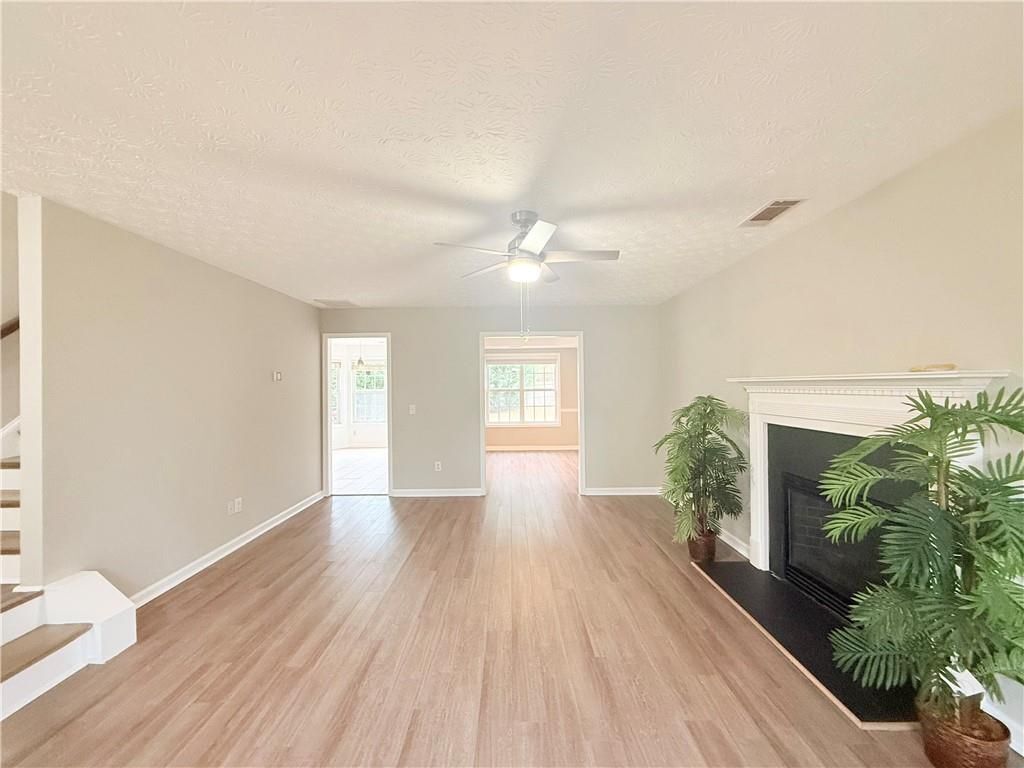 Building Photo - 945 Sweet Mill Ln